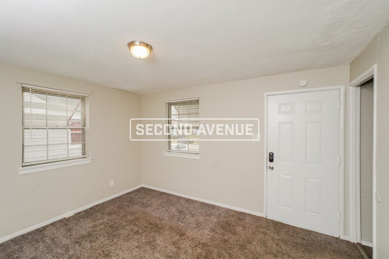 721 Compton St - Photo 2 of 12