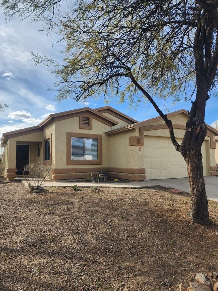 4538 S Paseo Rio Bravo, Tucson, AZ 85714 3 Bedroom House for 1,475