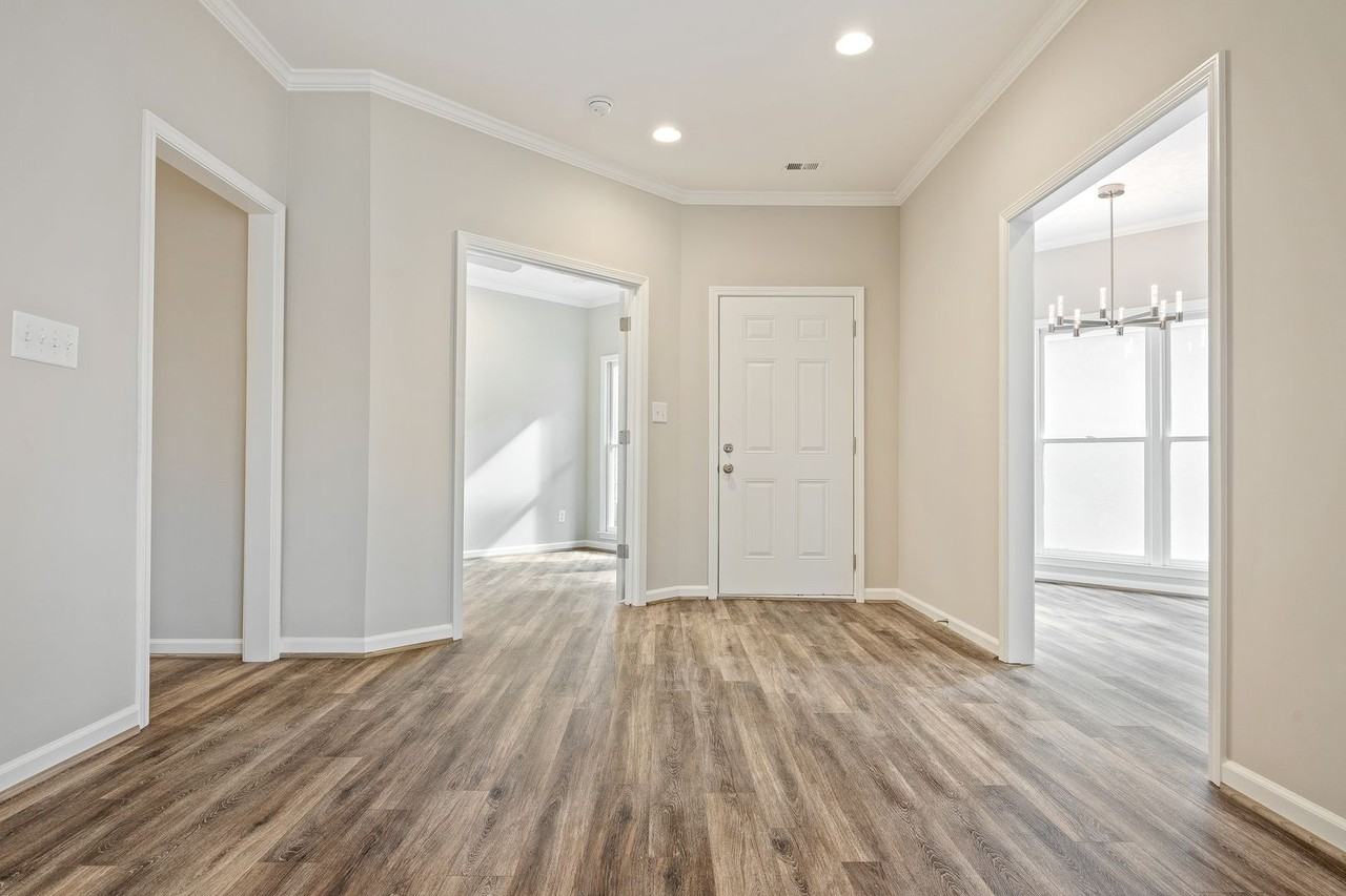 1223 Berwick Rd - Photo 2 of 29