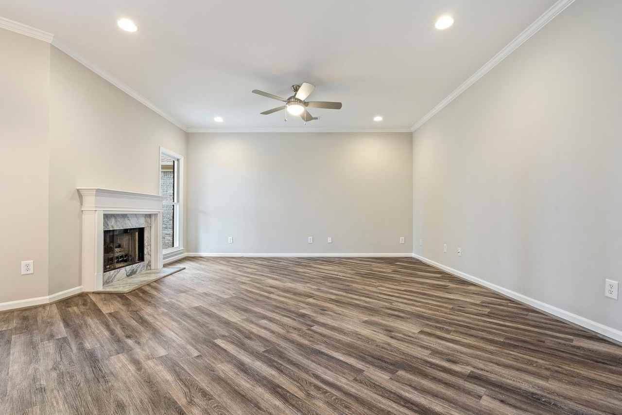 1223 Berwick Rd - Photo 3 of 29