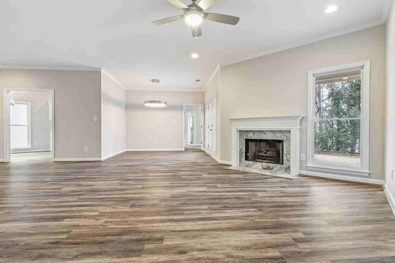 1223 Berwick Rd - Photo 4 of 29