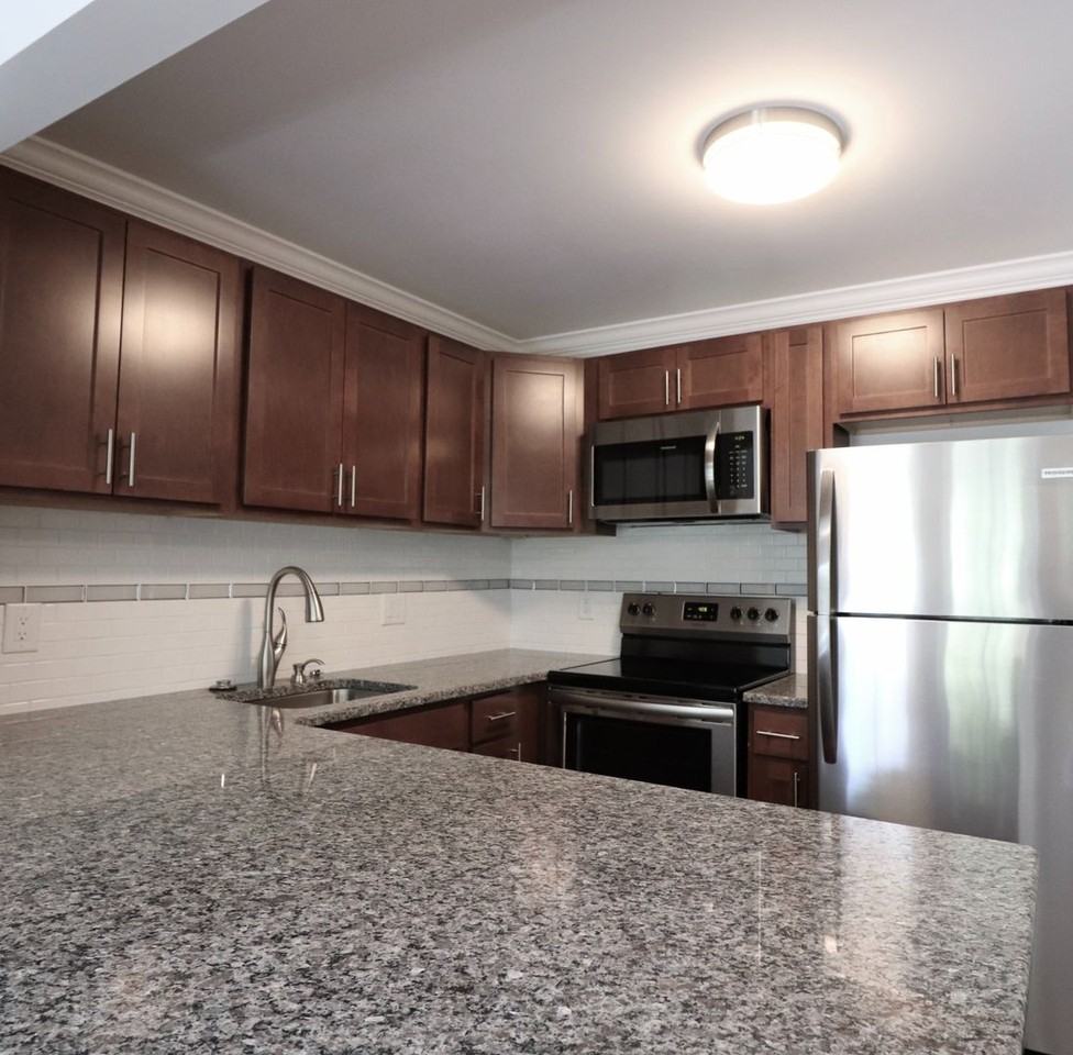 607 Washtenaw - Photo 4 of 41