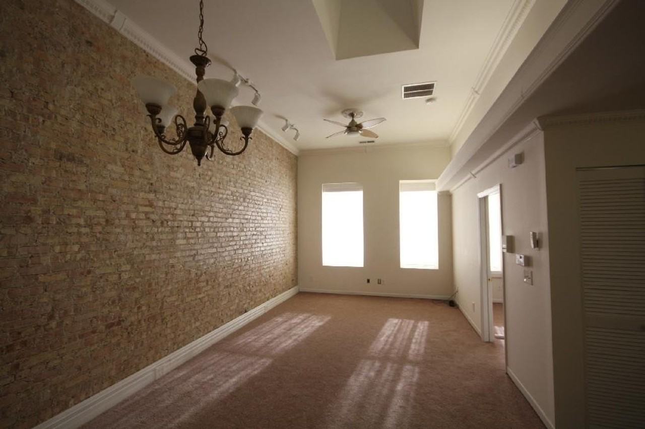 527 Milwaukee Ave - Photo 2 of 5