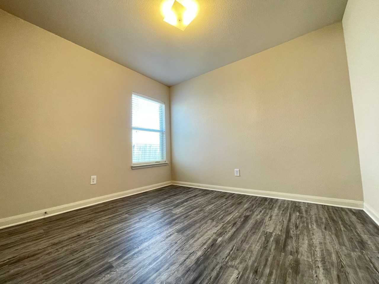 207 Dodge City Trl - Photo 3 of 22