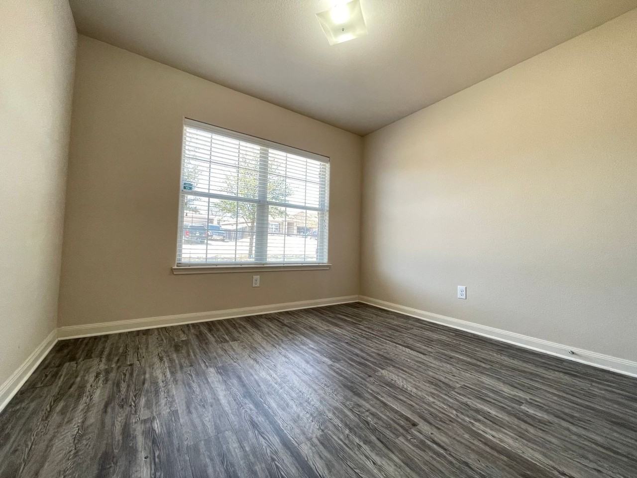 207 Dodge City Trl - Photo 6 of 22