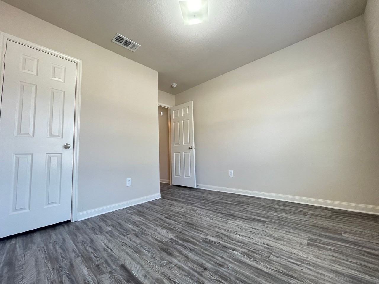 207 Dodge City Trl - Photo 7 of 22