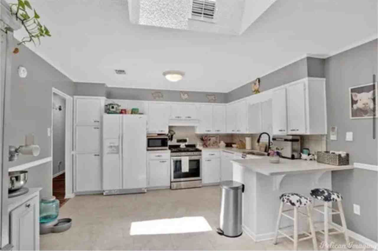 3613 Shadow Wood Dr - Photo 2 of 15