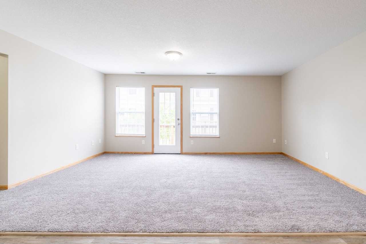 6333 Scarlet Leaf Ln - Photo 5 of 11