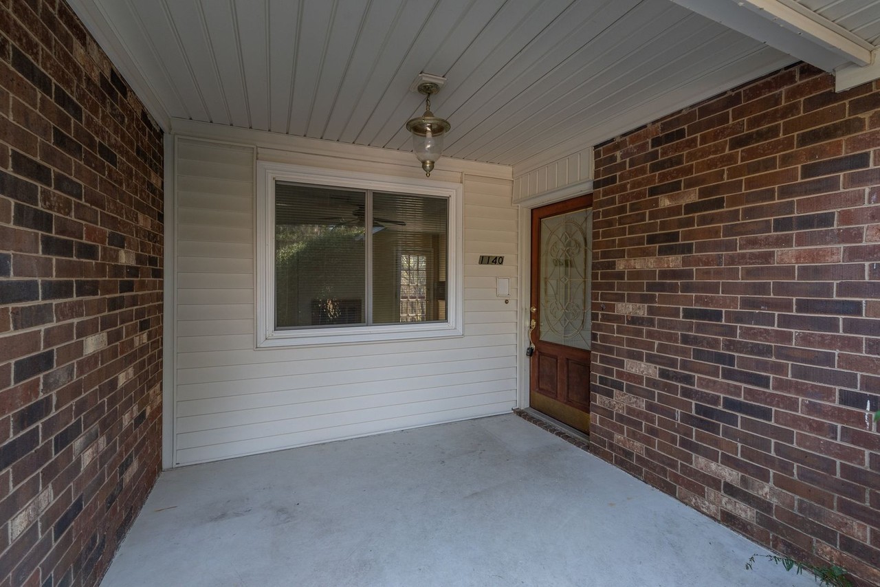 1140 Brookwood Dr - Photo 3 of 25