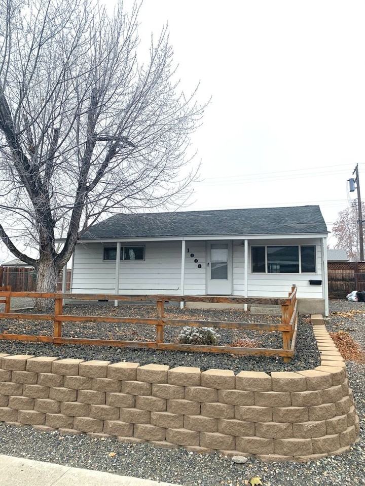 1008 Wright Ave - Photo 2 of 17