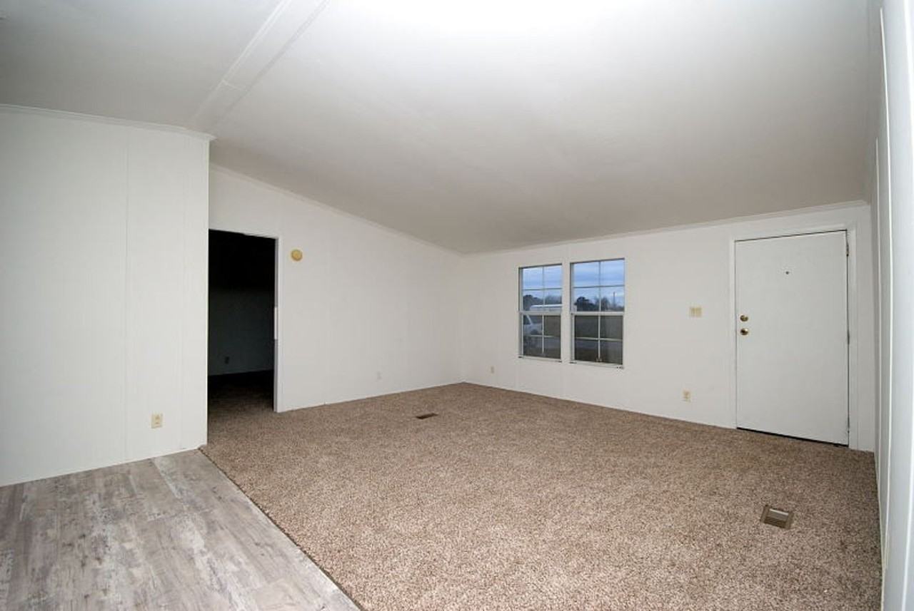 909 Mccaskill Dr - Photo 2 of 12