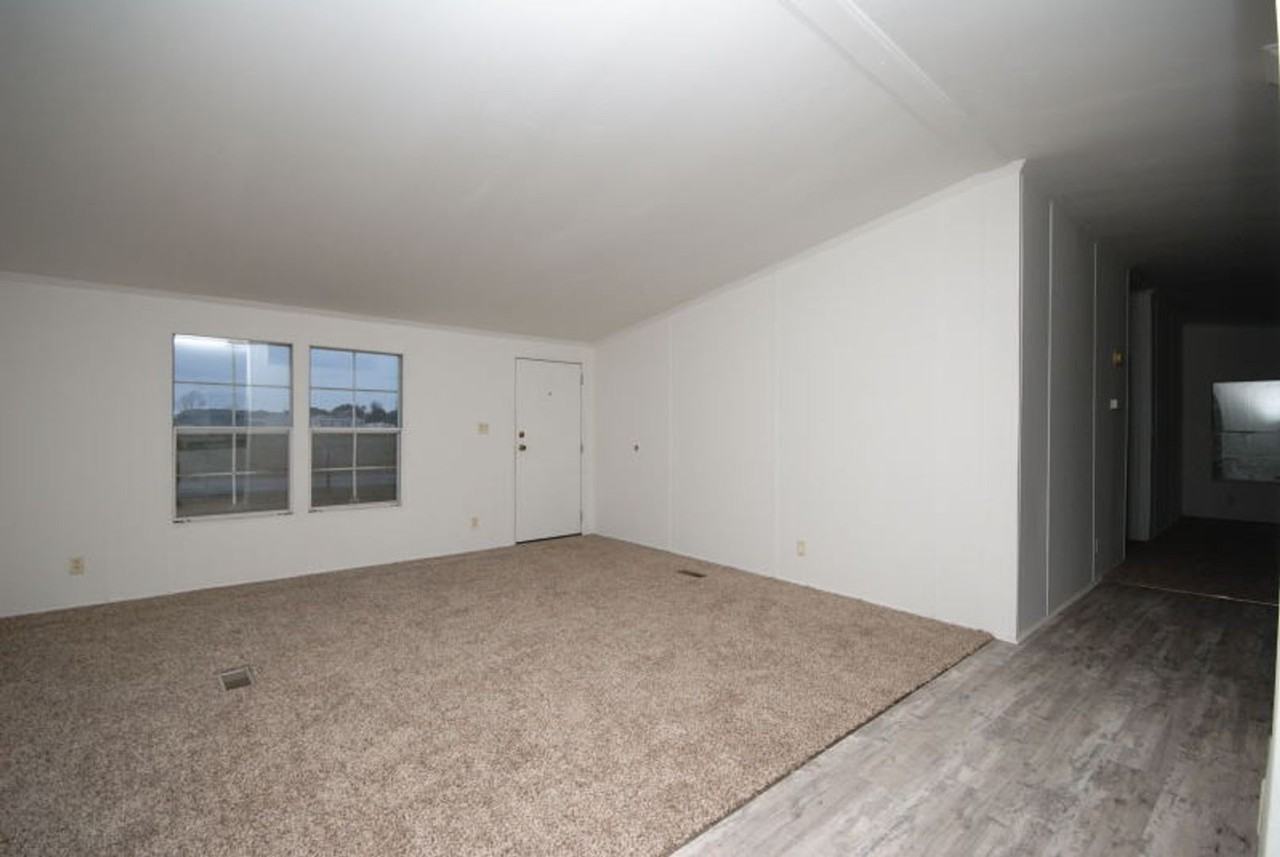 909 Mccaskill Dr - Photo 3 of 12