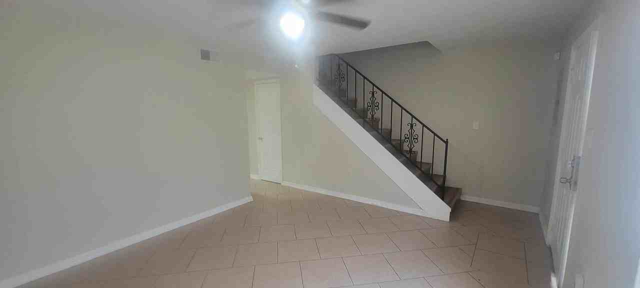 7848 N Coronet Ct - Photo 3 of 29