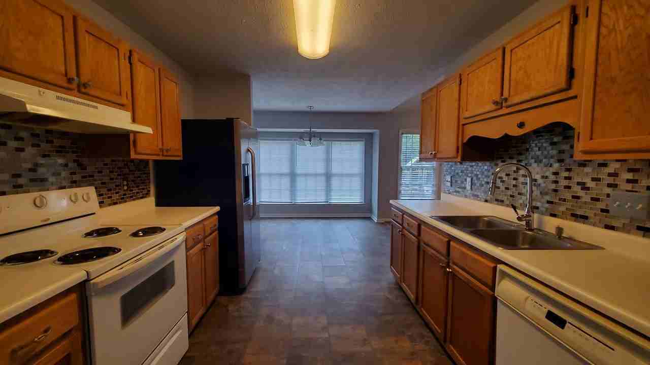 2823 Franzia Dr - Photo 4 of 16