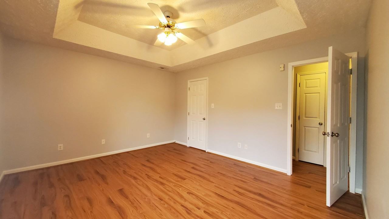 2823 Franzia Dr - Photo 6 of 16