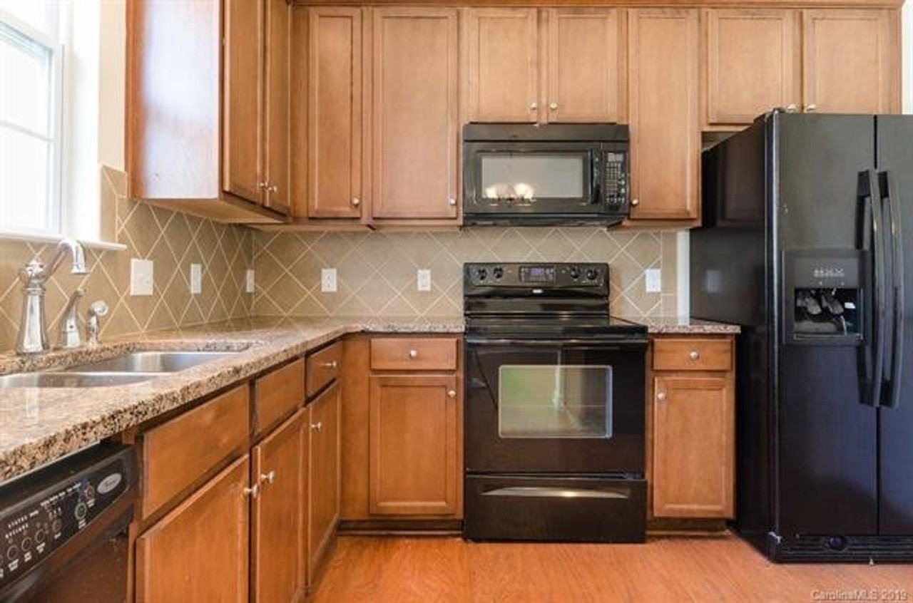 209 Spring Gardens Dr - Photo 3 of 16
