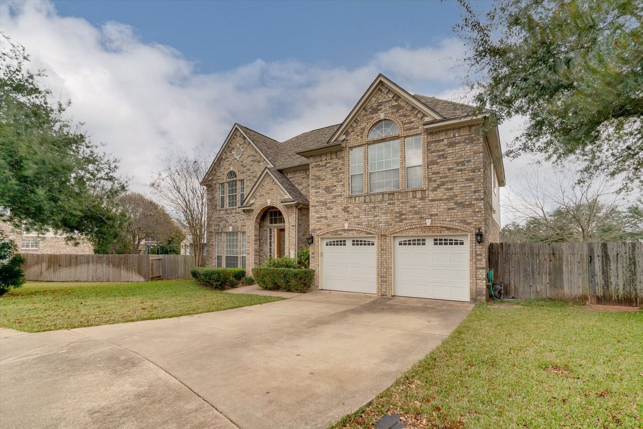 19105 Ventana Ct - Photo 2 of 22