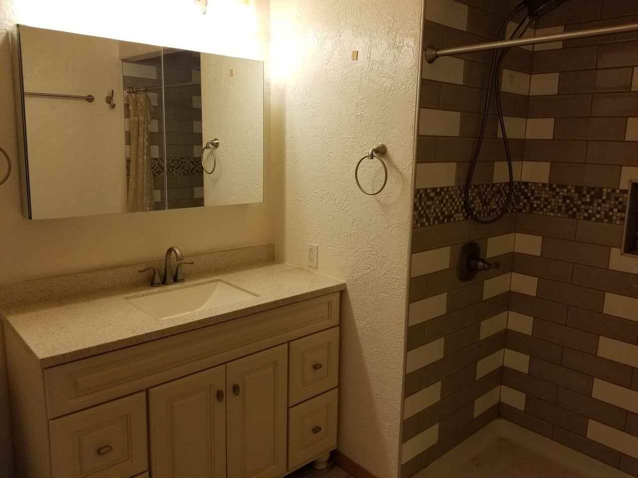 1004 Aspen St - Photo 2 of 20