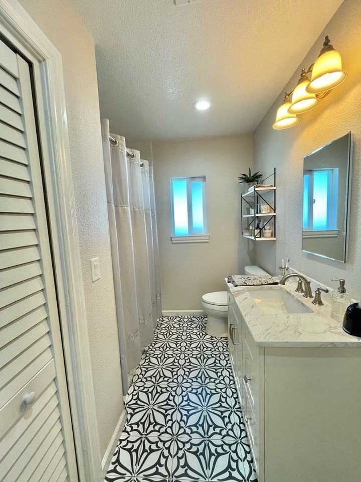 000 N 34th St - Photo 4 of 7