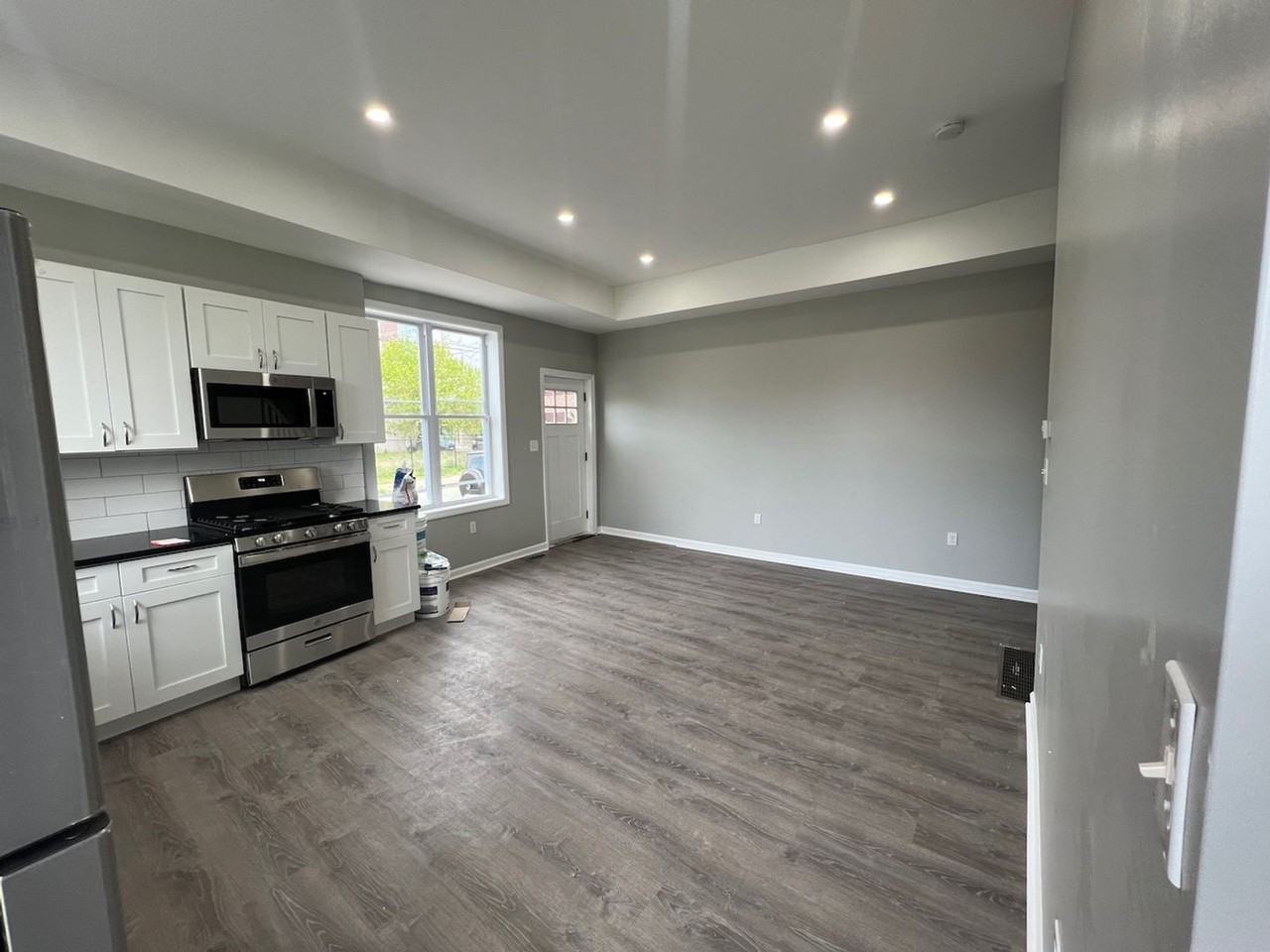 315 S 5th St - Photo 3 of 15