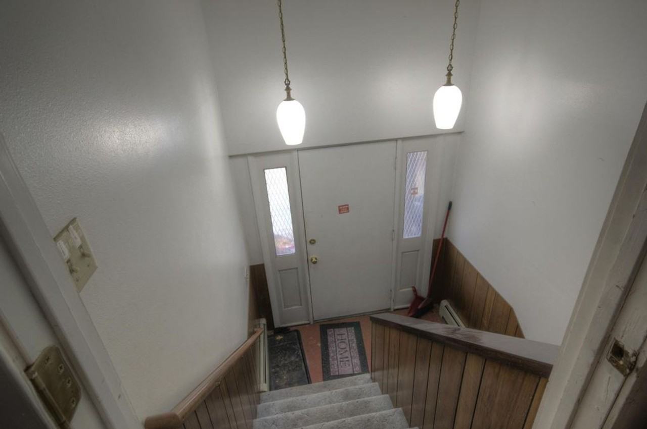 2236 36th St - Photo 2 of 19