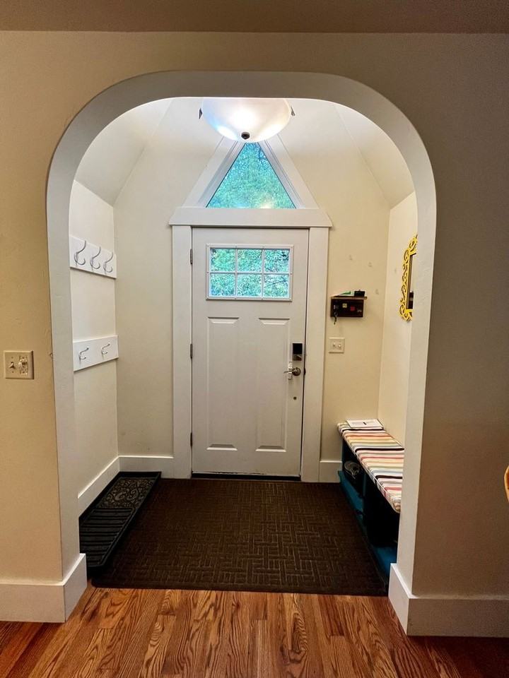 307 S 8th Ave - Photo 3 of 28