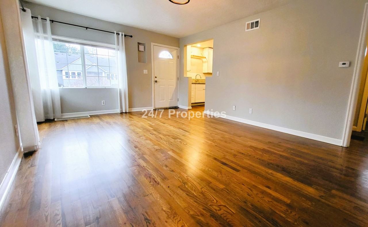 1556 7th St - Photo 3 of 21