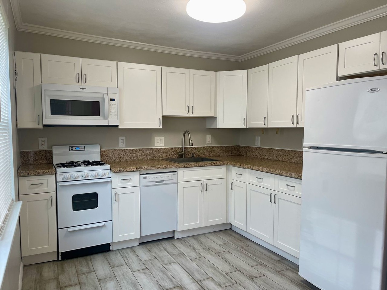 2429 Lawrenceville Hwy - Photo 4 of 11