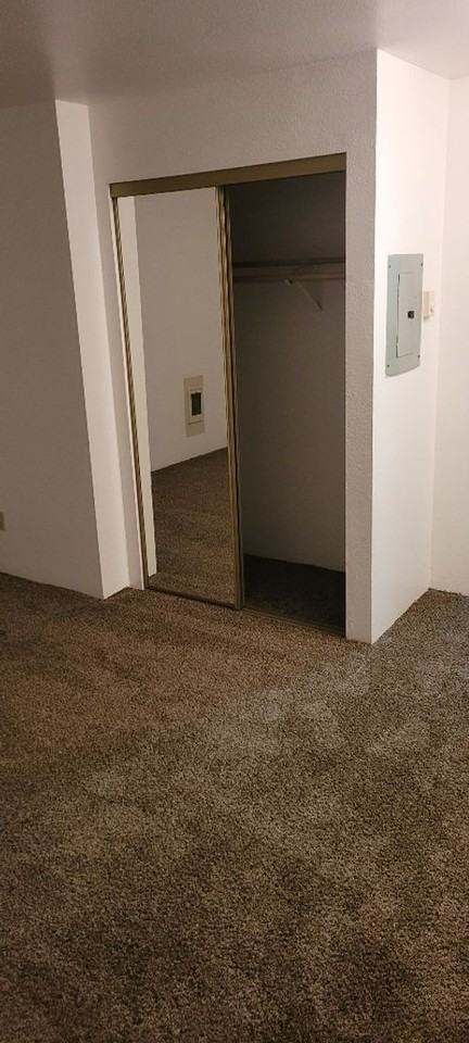 802 SW Emigrant Ave - Photo 2 of 10