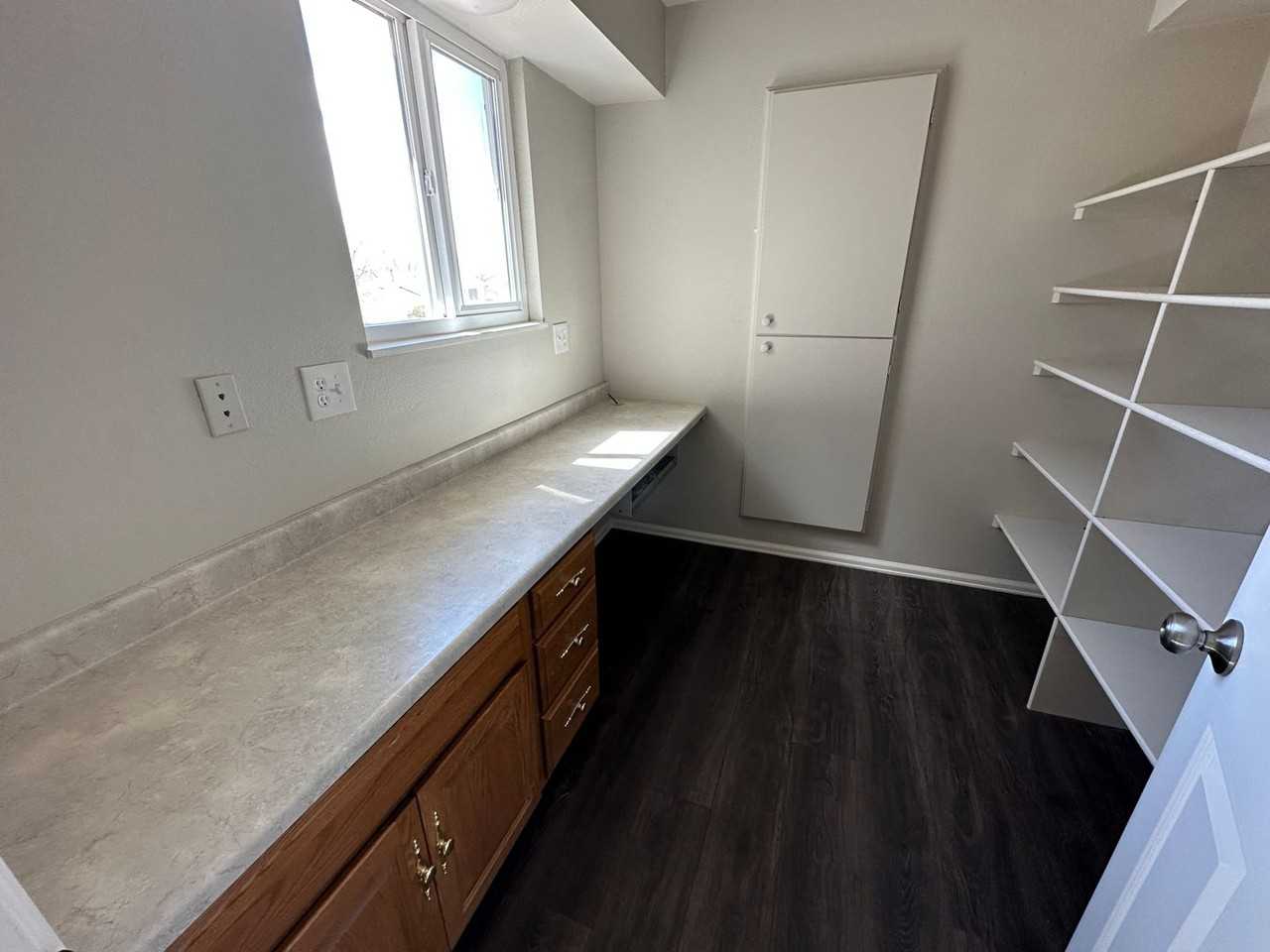 1048 Wezel Dr - Photo 5 of 16