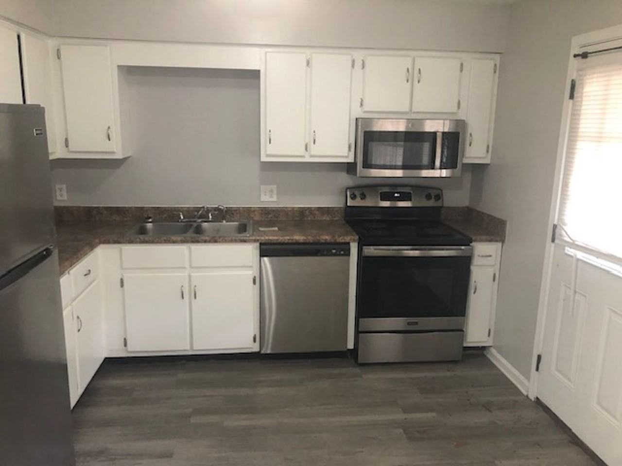 468A Mobile St - Photo 2 of 7