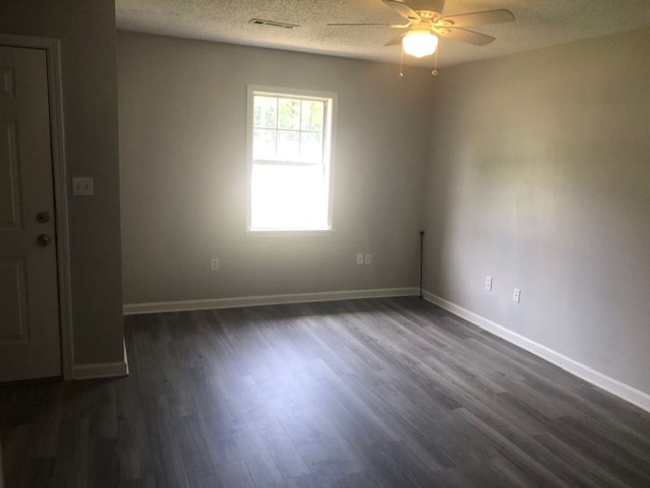 468A Mobile St - Photo 4 of 7