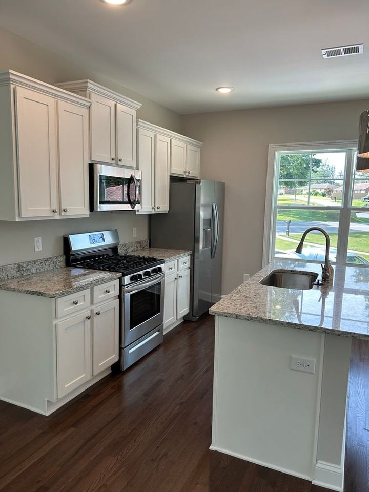 402 Prosperity Ave - Photo 3 of 16