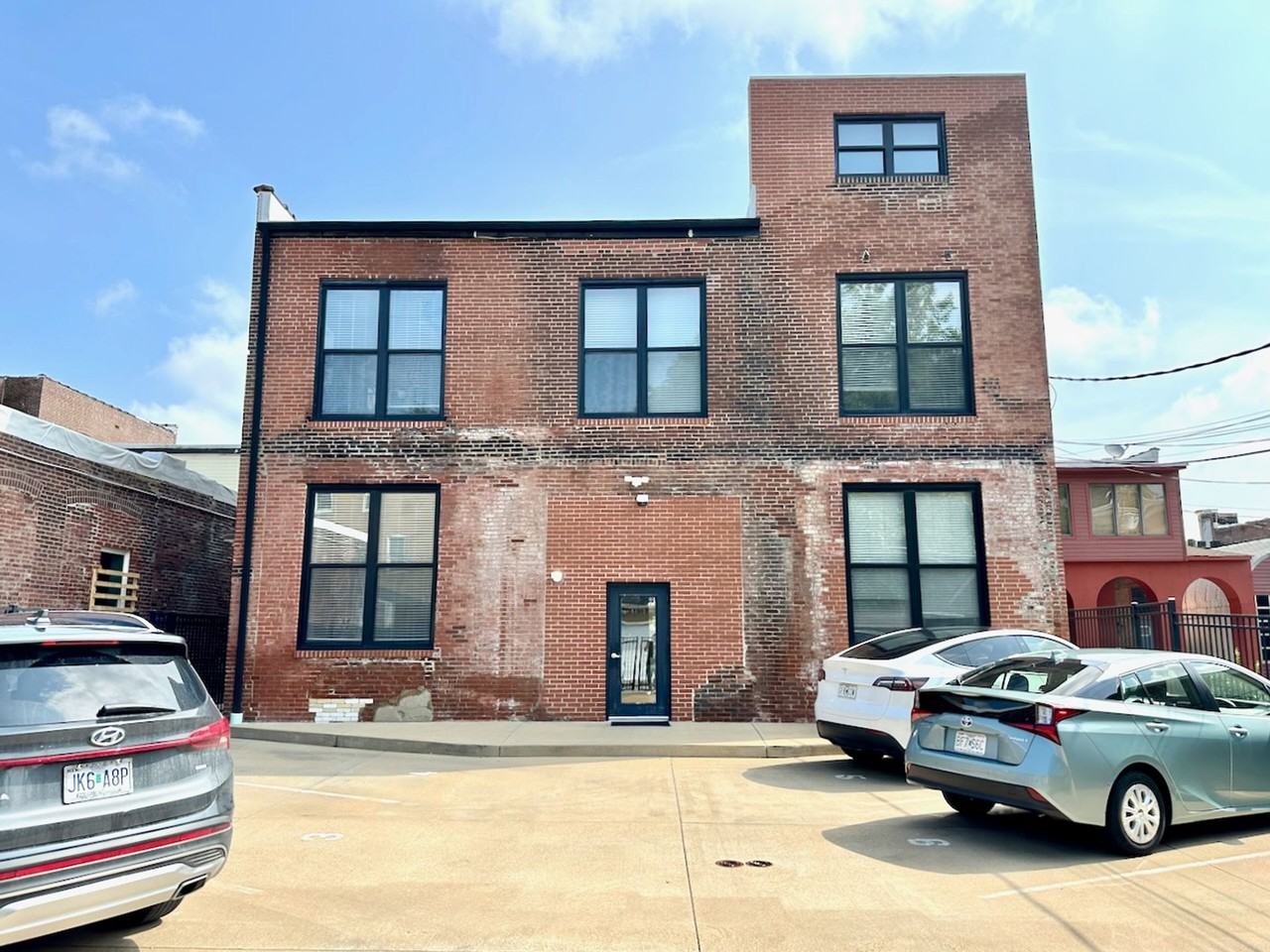 4432 Olive St - Photo 3 of 9