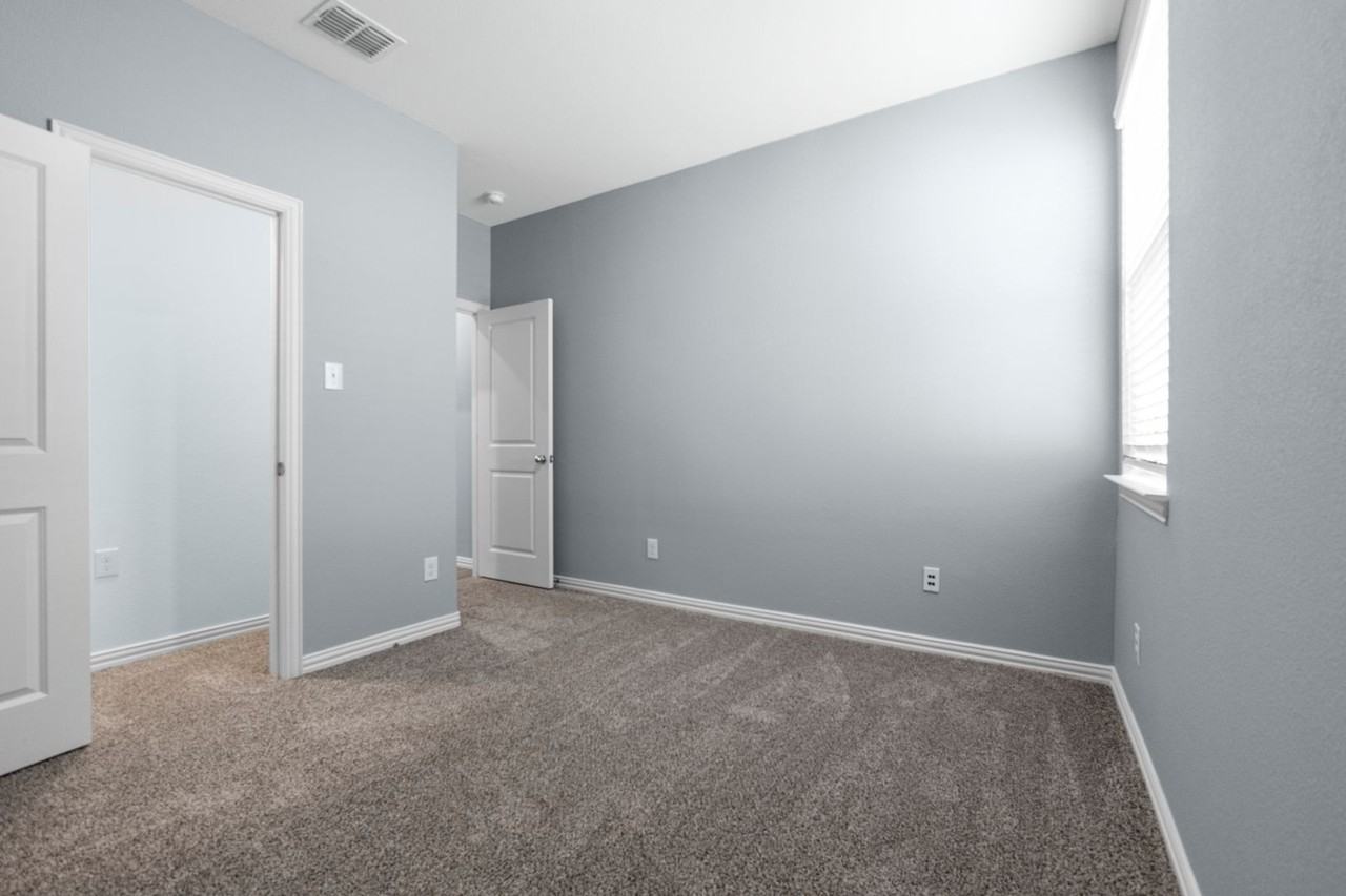 2132 Whispering Sage Blvd - Photo 3 of 24