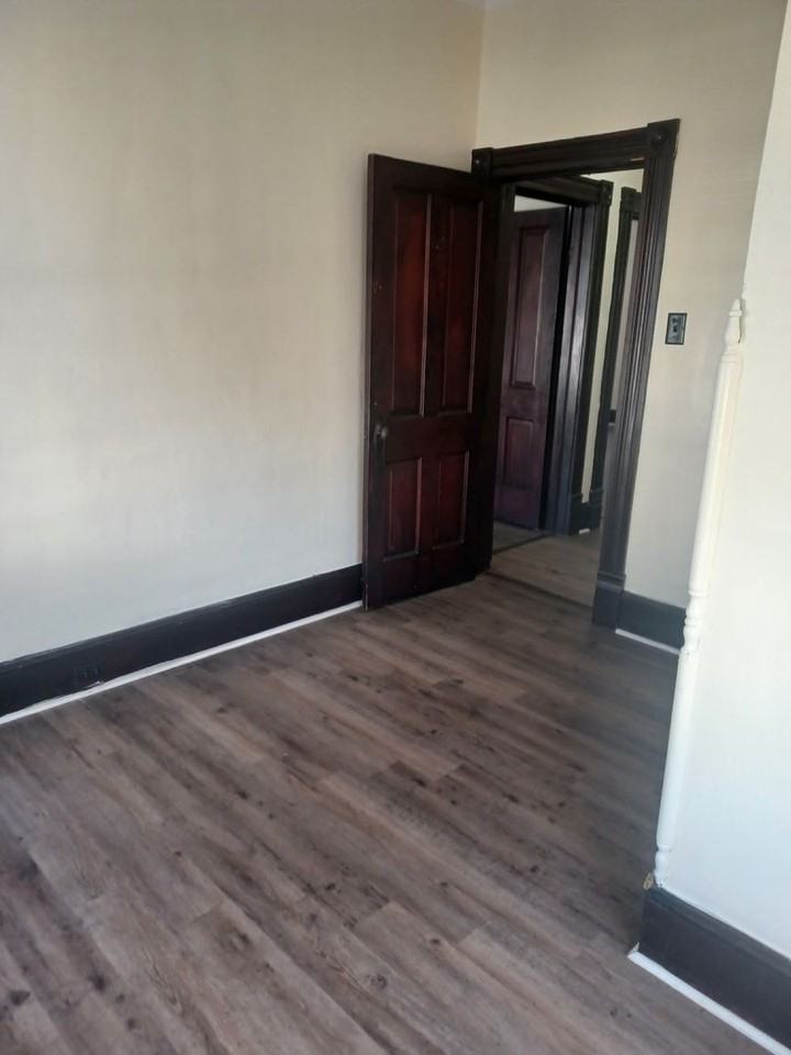 129 Poplar Ave - Photo 2 of 10