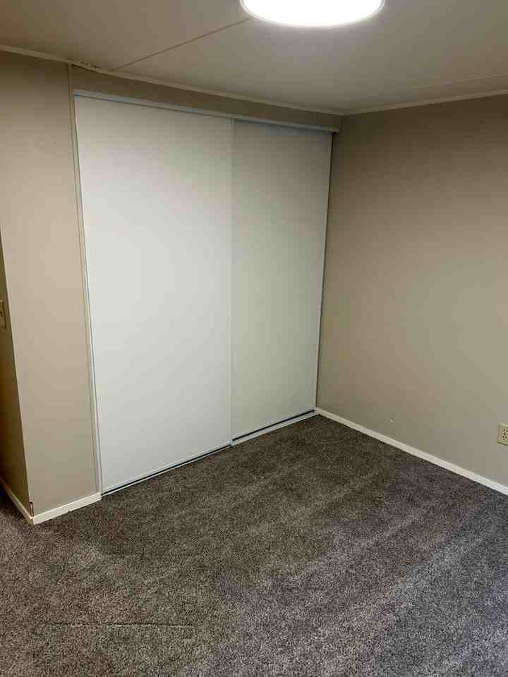 21196 Ferry Rd Se - Photo 3 of 12