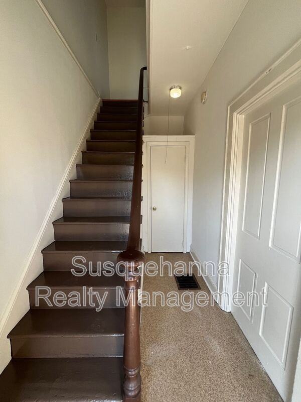 218 N Plum St - Photo 2 of 15