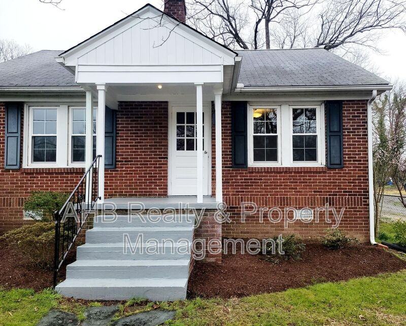 122 Markham St - Photo 2 of 15