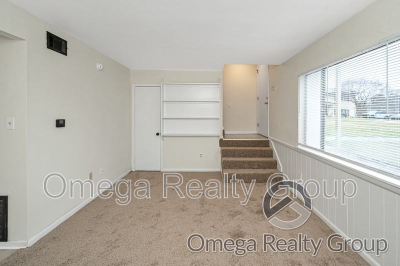 208 Rolling Mill St #8 - Photo 2 of 23