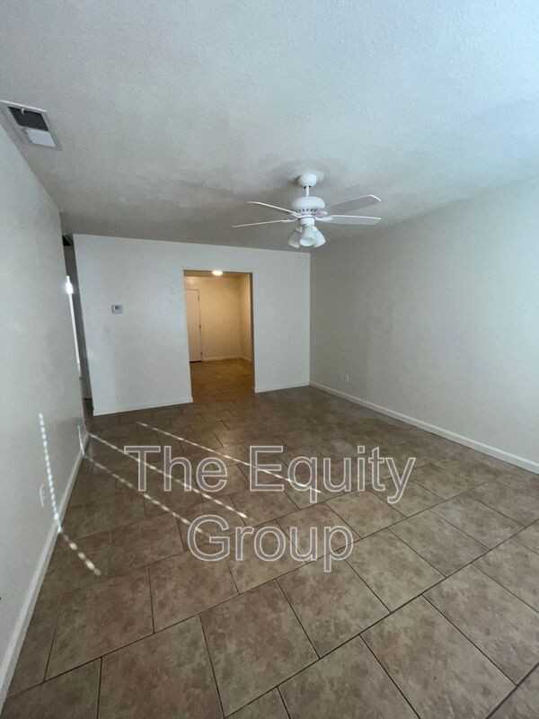 1623 E Douglas Ave - Photo 2 of 9