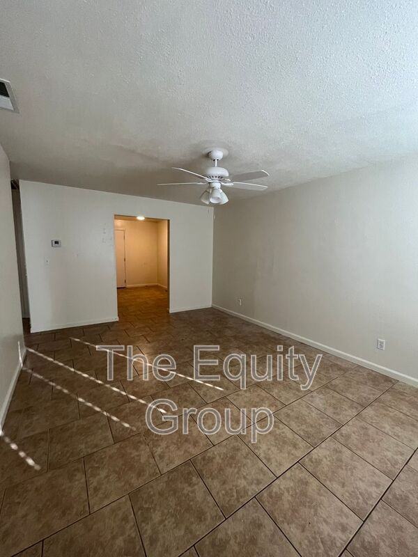 1623 E Douglas Ave - Photo 3 of 9