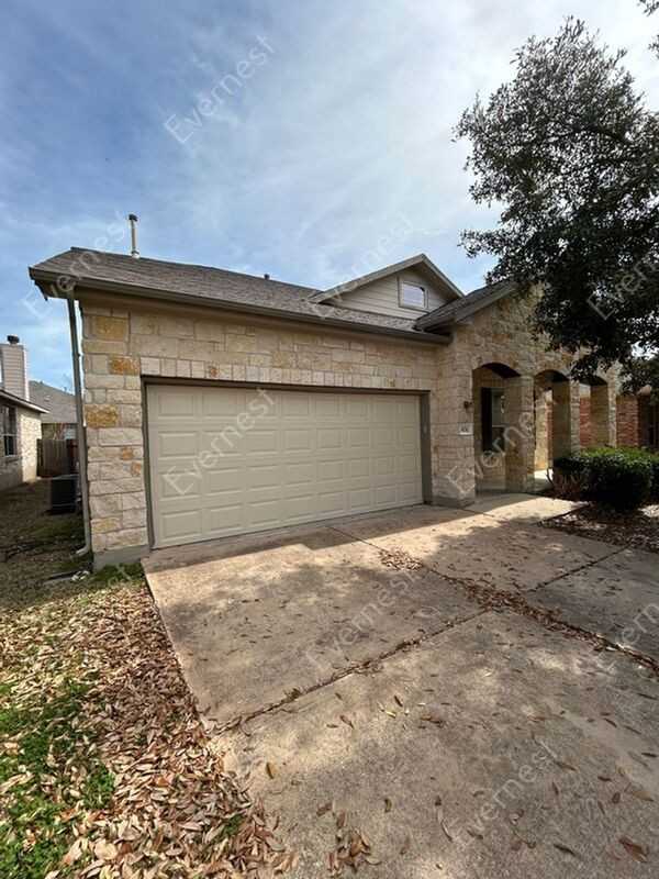 404 Arrowhead Trl - Photo 2 of 35