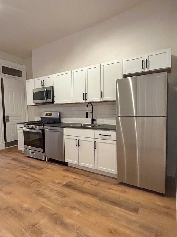 2326 Sarah St #1 - Photo 5 of 26