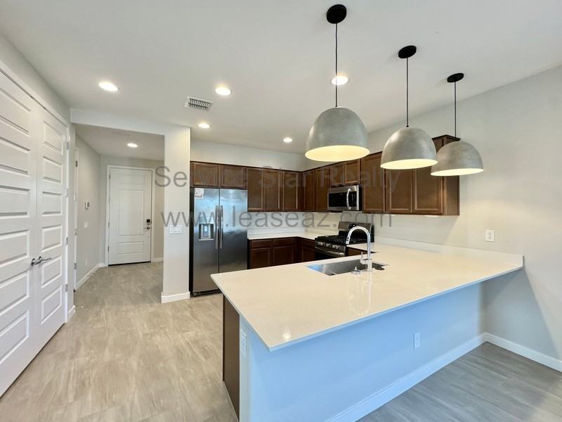 5919 S 25th Dr - Photo 4 of 22