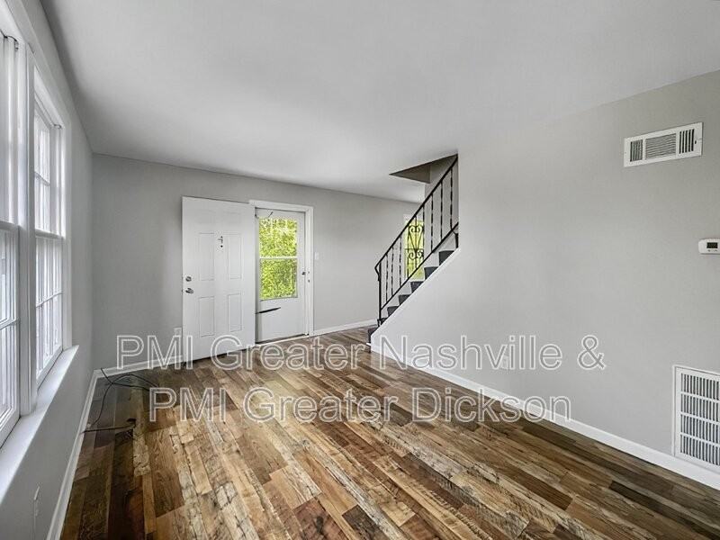 121 Old Columbia Rd #4 - Photo 3 of 11