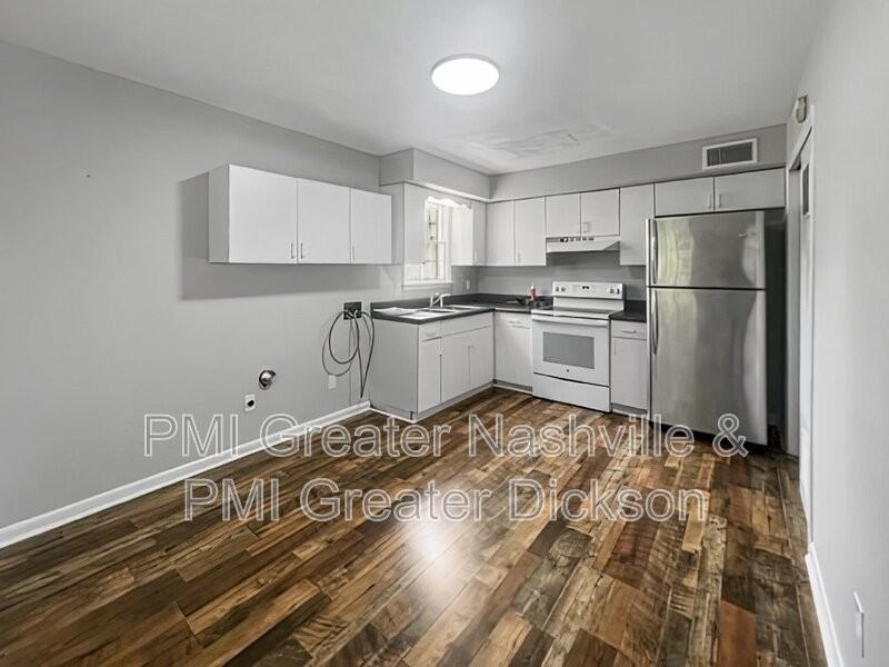 121 Old Columbia Rd #4 - Photo 4 of 11