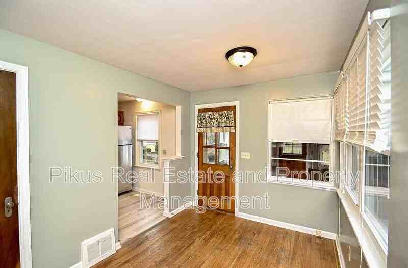 231 Grandview Ave Nw - Photo 2 of 17