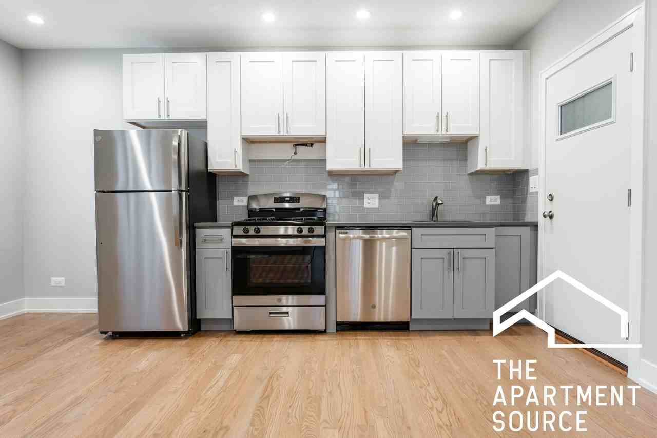 1942 W Wilson Ave #3L