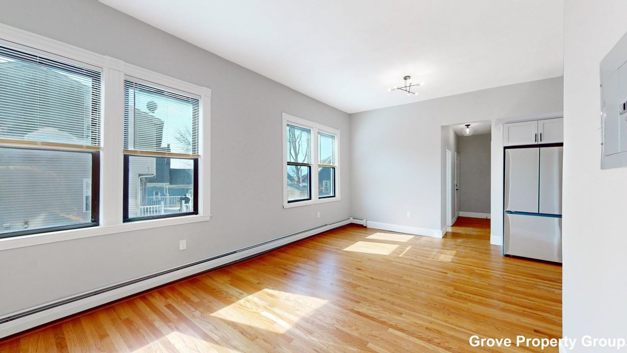 181 Highland St #1 - Photo 4 of 22